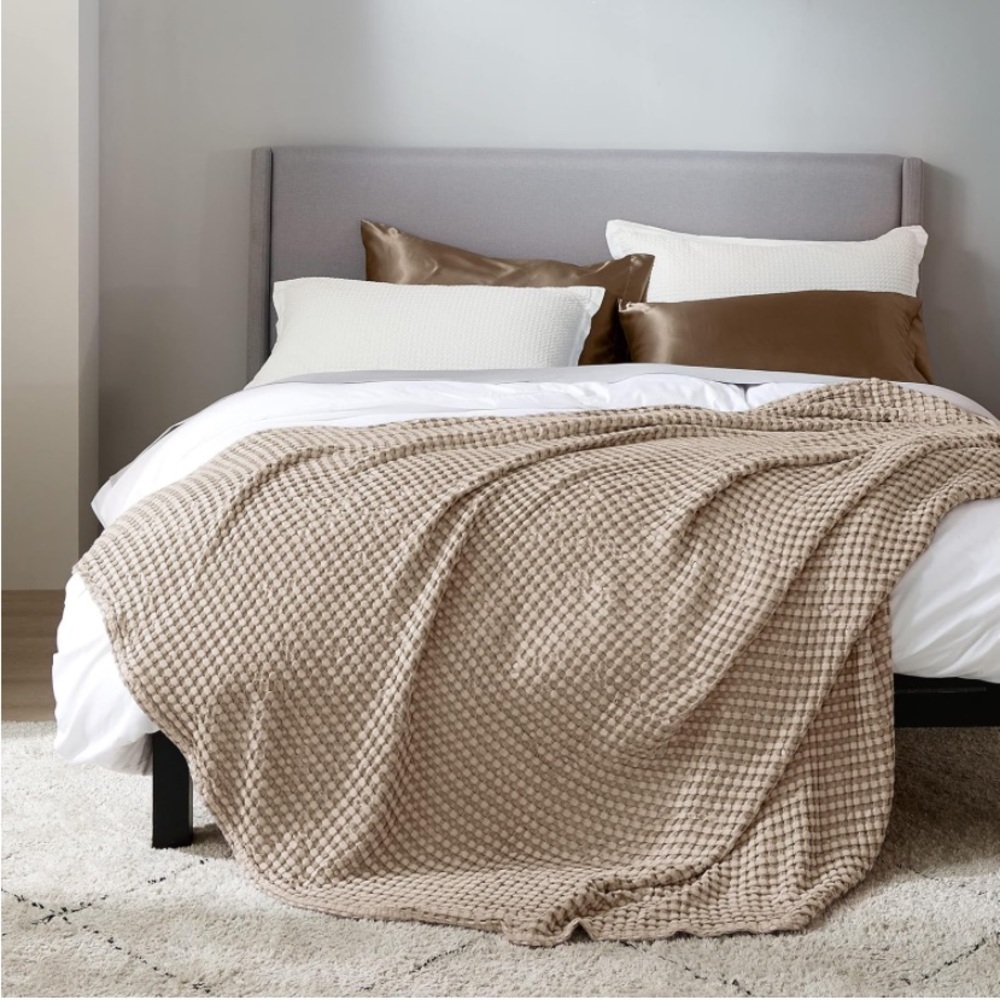 Cooling Cotton Waffle Queen Size Blanket -Lightweight and Breathable - Picture 2 of 3